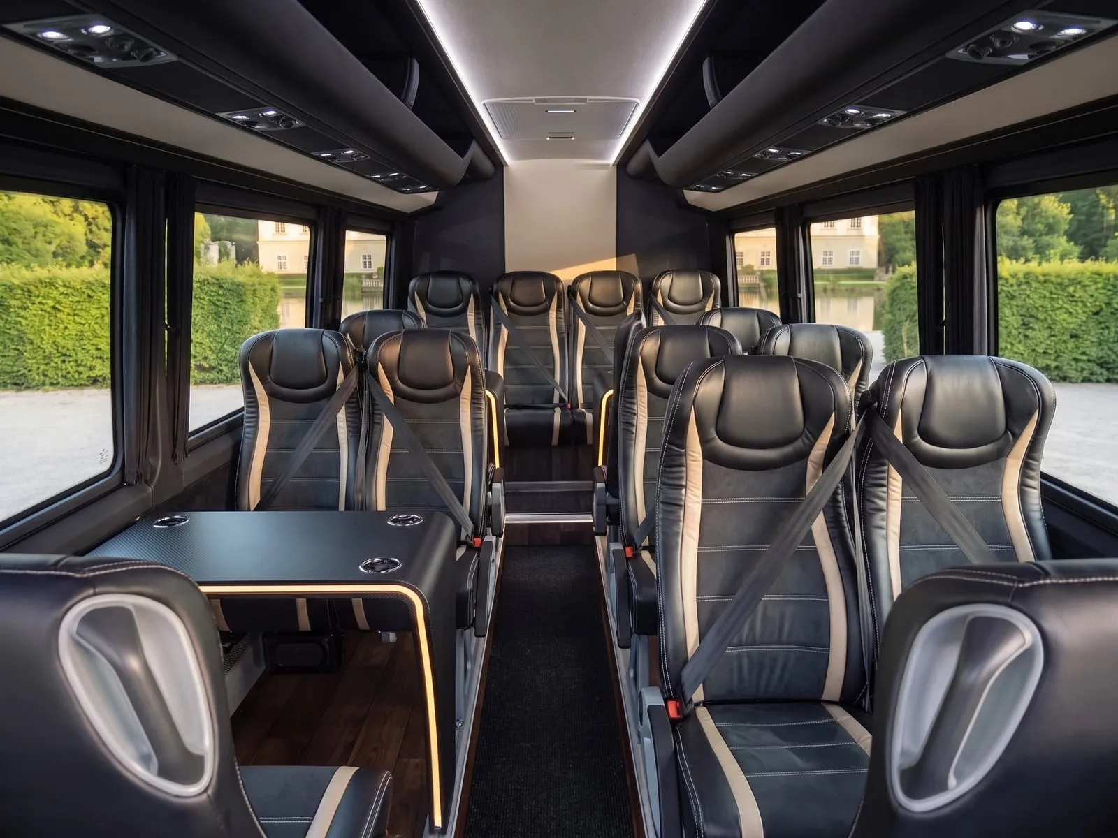 Mercedes-Benz Sprinter, view 4