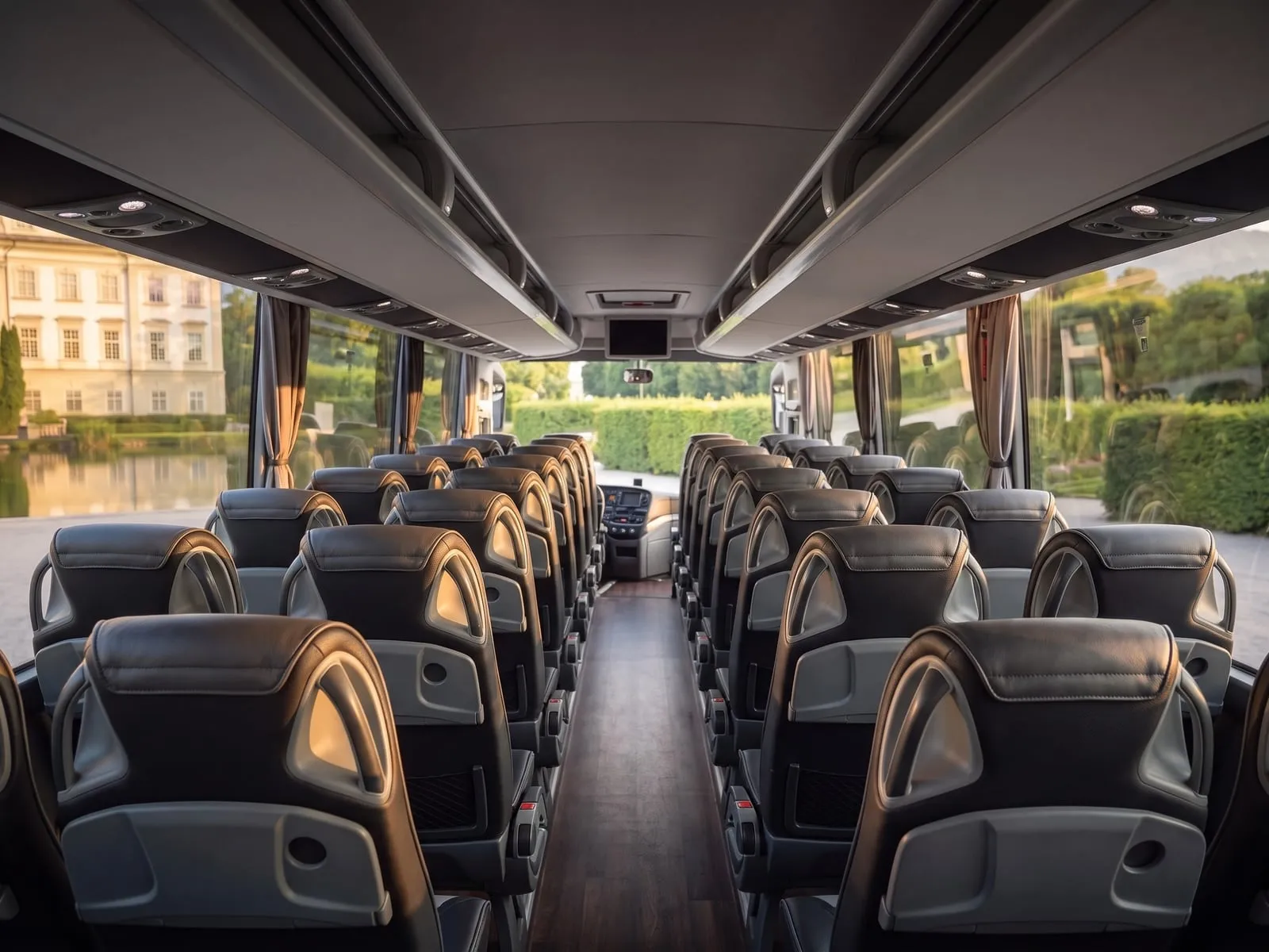 Coach, view 4