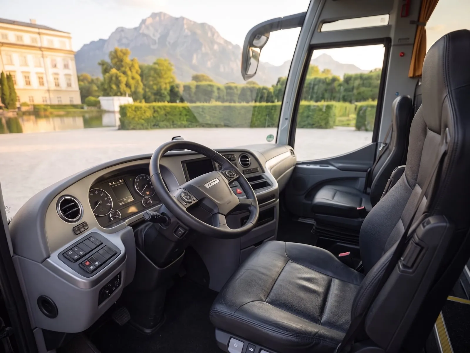 Coach, Cockpit