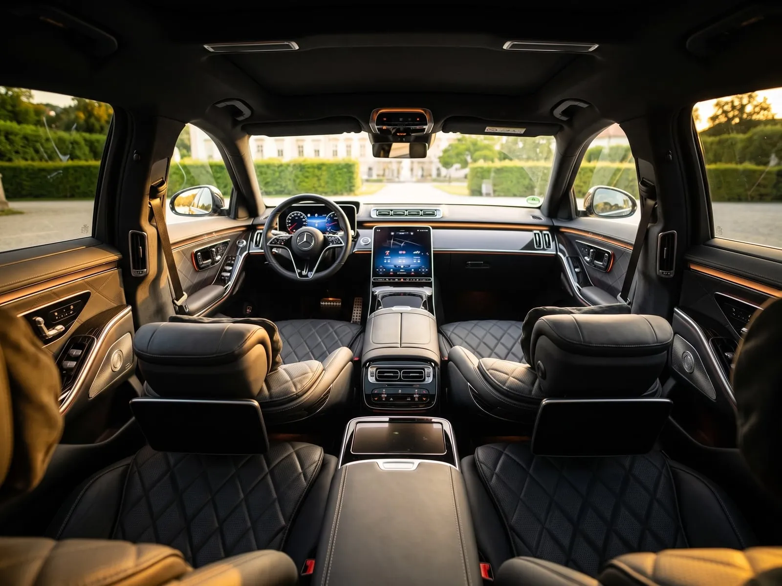 Mercedes-Benz S-Class, Cockpit